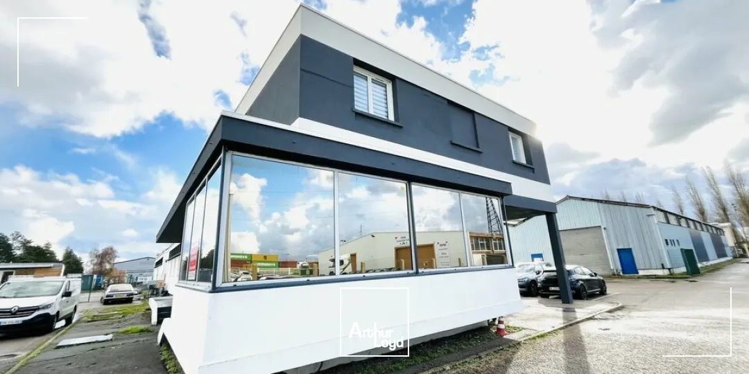 A LOUER - ZONE INDUSTRIELLE DU HAVRE LOCAUX D'ACTIVITES 597 M²