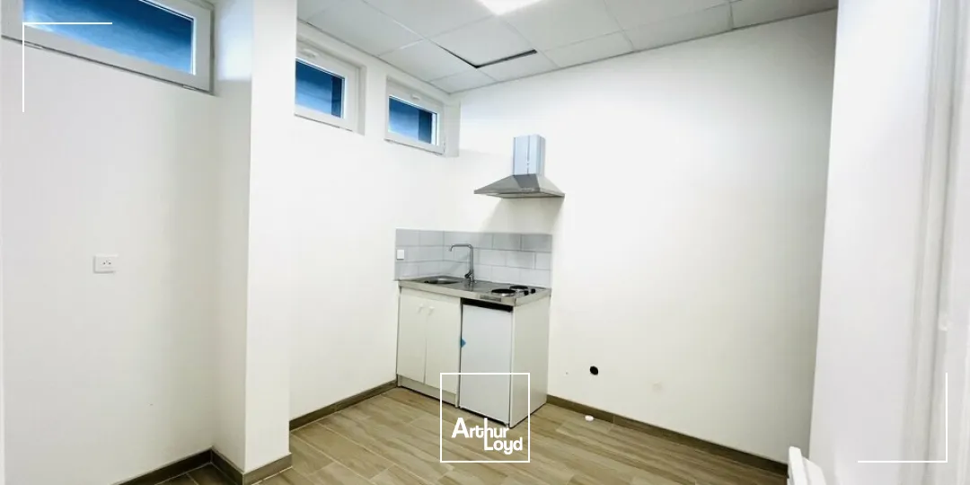 A LOUER - ZONE INDUSTRIELLE DU HAVRE LOCAUX D'ACTIVITES 597 M²