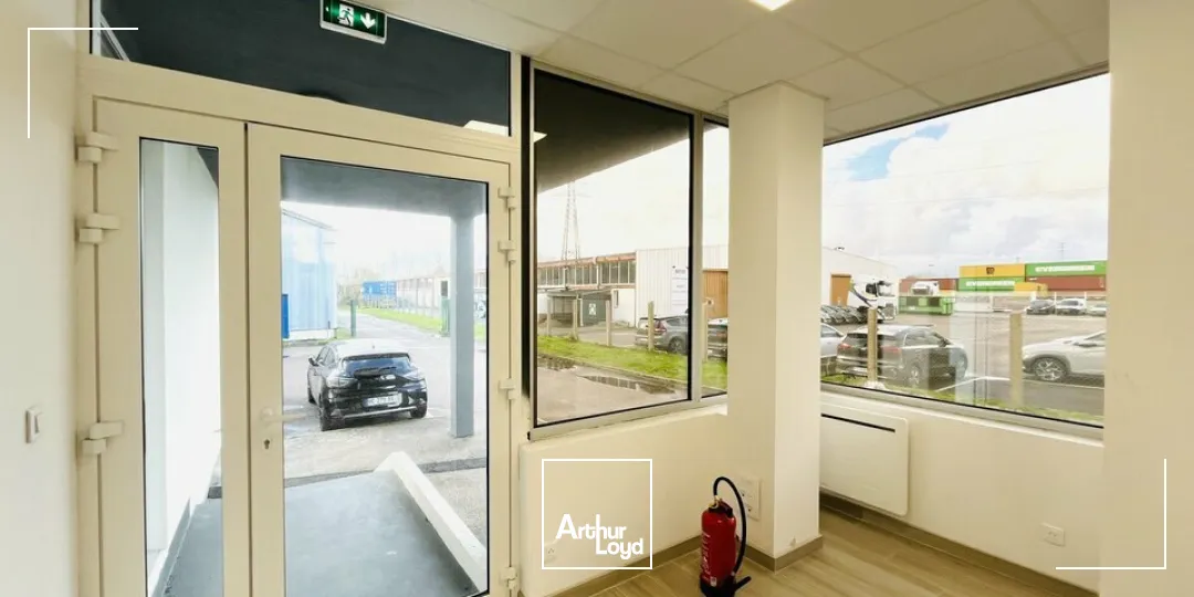 A LOUER - ZONE INDUSTRIELLE DU HAVRE LOCAUX D'ACTIVITES 597 M²