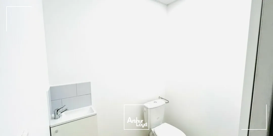 A LOUER - ZONE INDUSTRIELLE DU HAVRE LOCAUX D'ACTIVITES 597 M²