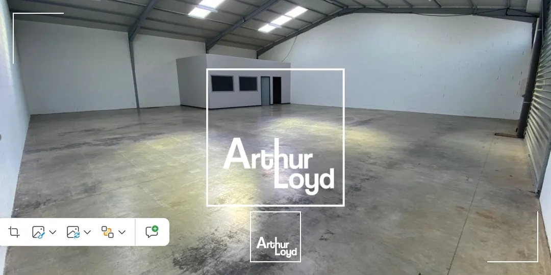 ENTREE ZONE ST CESAIRE - LOCAL D'ACTIVITES - 270M2 A LOUER