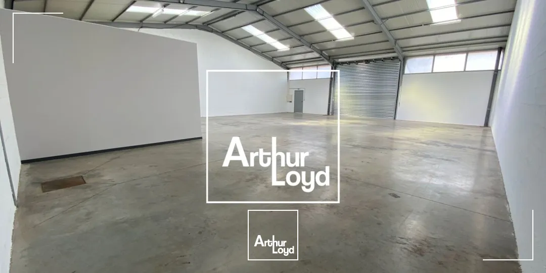 ENTREE ZONE ST CESAIRE - LOCAL D'ACTIVITES - 270M2 A LOUER