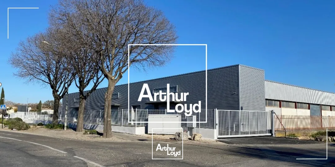 ENTREE ZONE ST CESAIRE - LOCAL D'ACTIVITES - 270M2 A LOUER