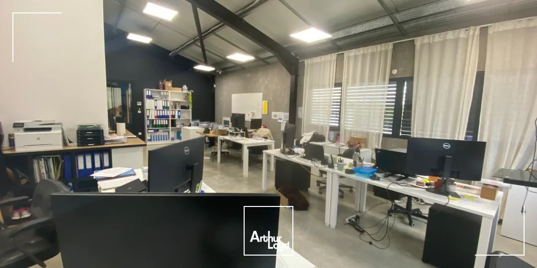 Bâtiment indépendant de 320m² à vendre ou à louer CHARLEVAL