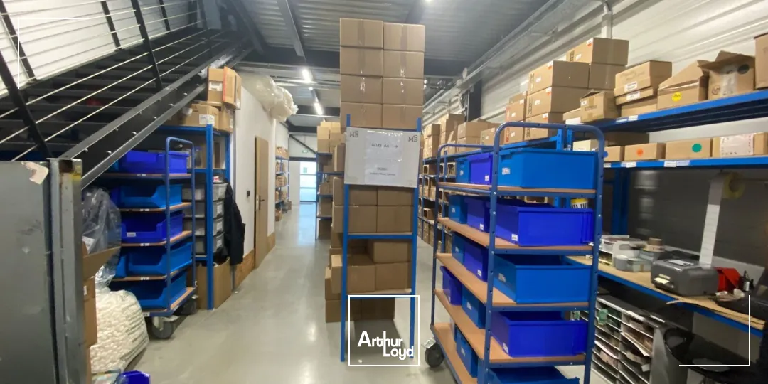 Bâtiment indépendant de 320m² à vendre ou à louer CHARLEVAL