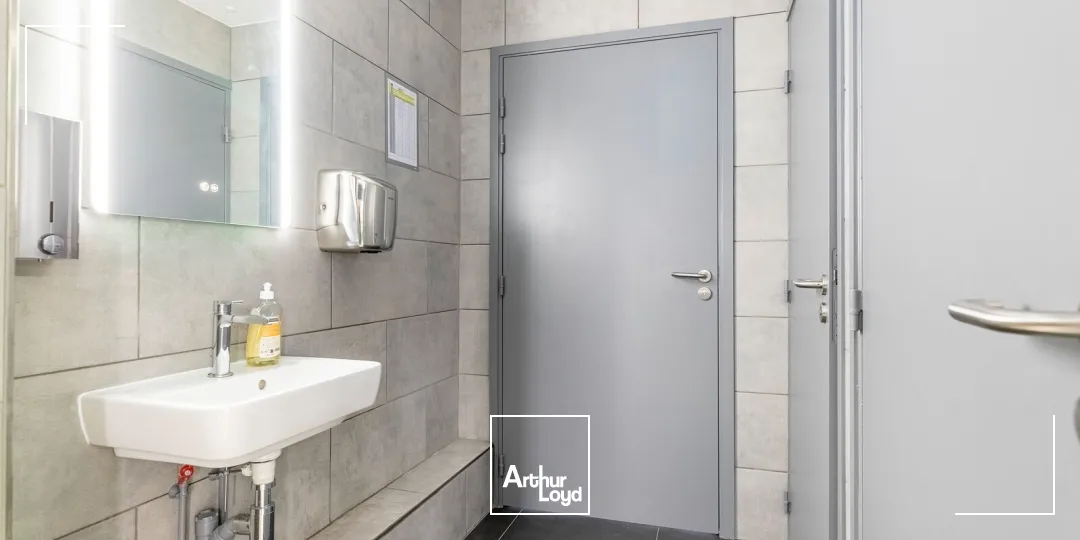 Bureaux à vendre à PARIS 75008