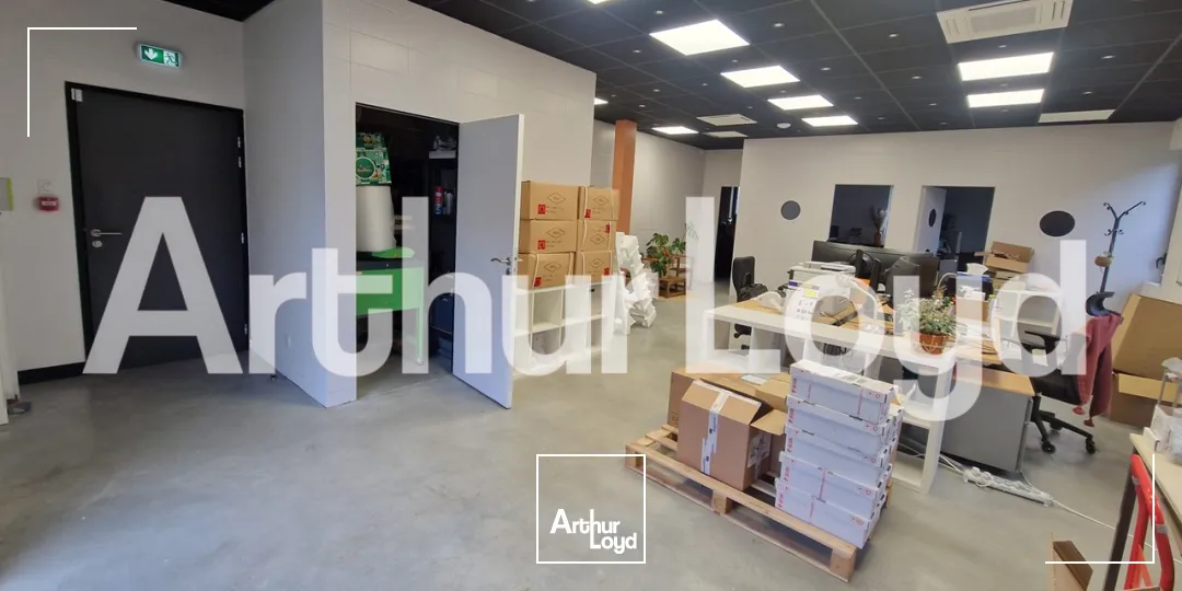 Local commercial ou professionnel à IFS - 92 m²