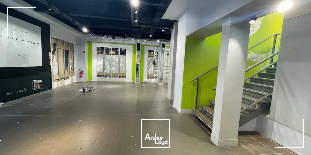 OPPORTUNITE RARE! Très beau local commercial à louer - hyper centre-ville de Douai / 280m2 env !