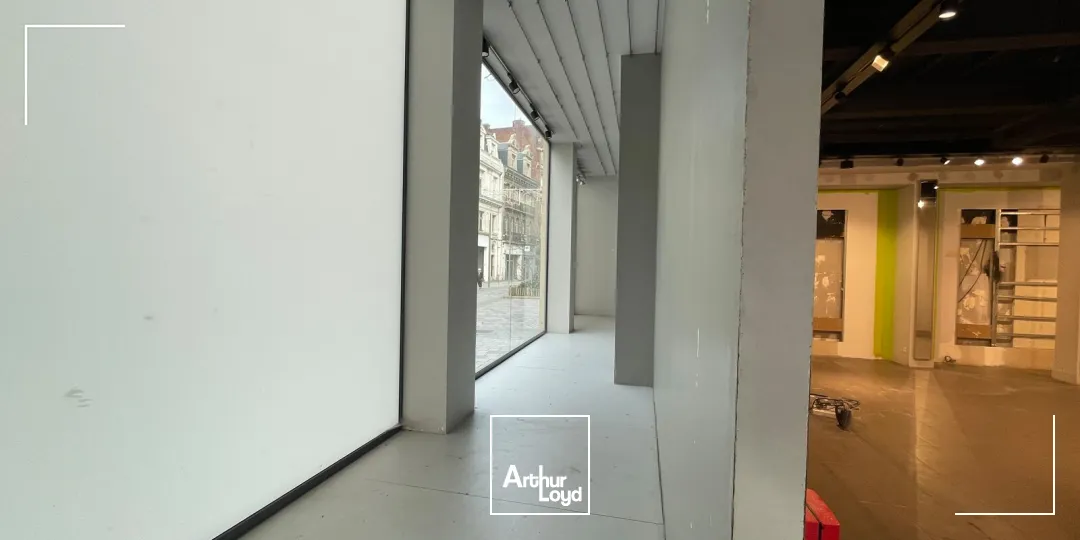 OPPORTUNITE RARE! Très beau local commercial à louer - hyper centre-ville de Douai / 280m2 env !