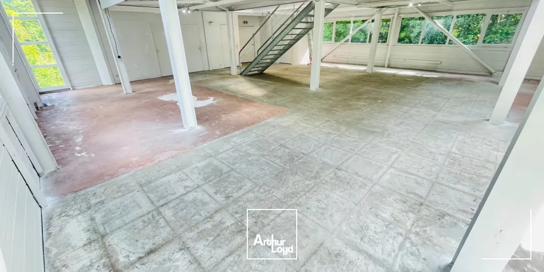 À vendre ou à louer : Bureaux avec parkings dans un environnement verdoyant - Accessibilité idéale proche grands axes