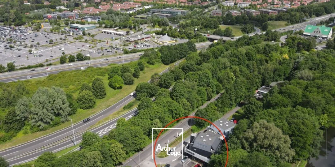 À vendre ou à louer : Bureaux avec parkings dans un environnement verdoyant - Accessibilité idéale proche grands axes