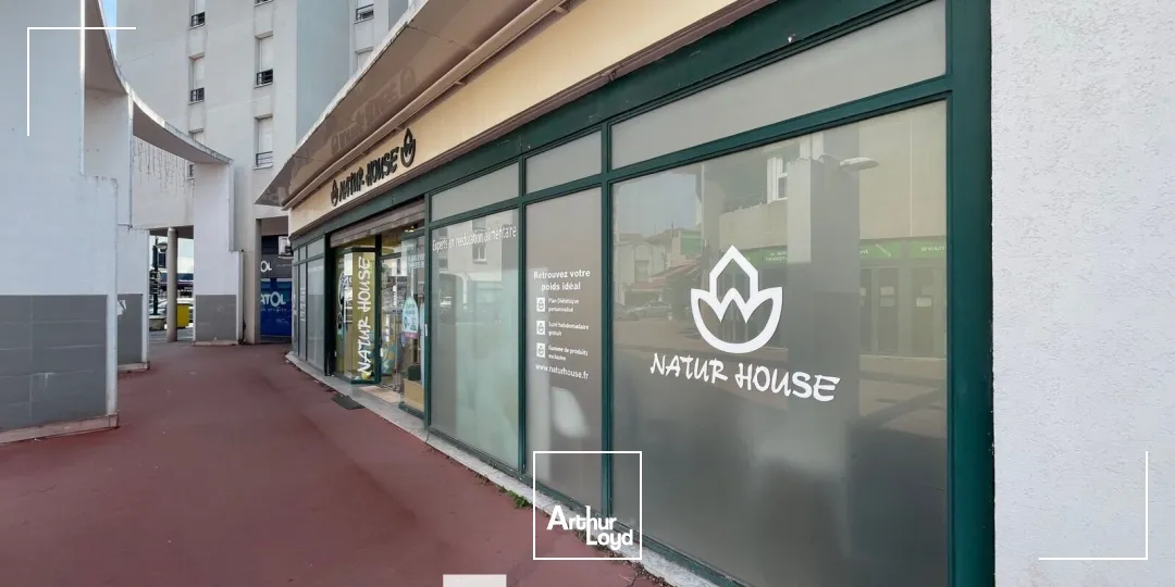 A louer - Locaux commerciaux lumineux - Meyzieu