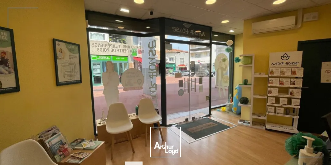 A louer - Locaux commerciaux lumineux - Meyzieu