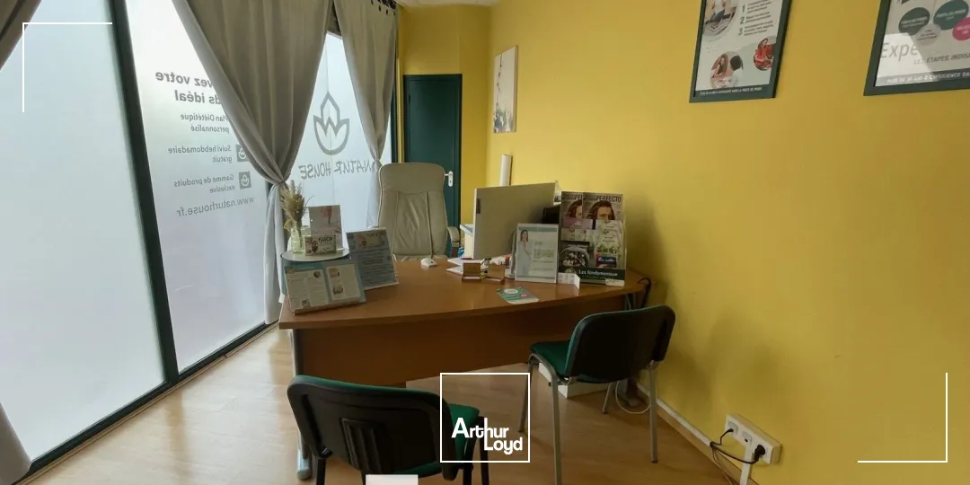 A louer - Locaux commerciaux lumineux - Meyzieu