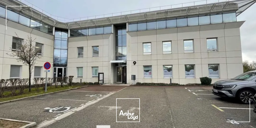 A louer - LAKE PARK - Bureaux en rez-de-chaussée - Saint Priest
