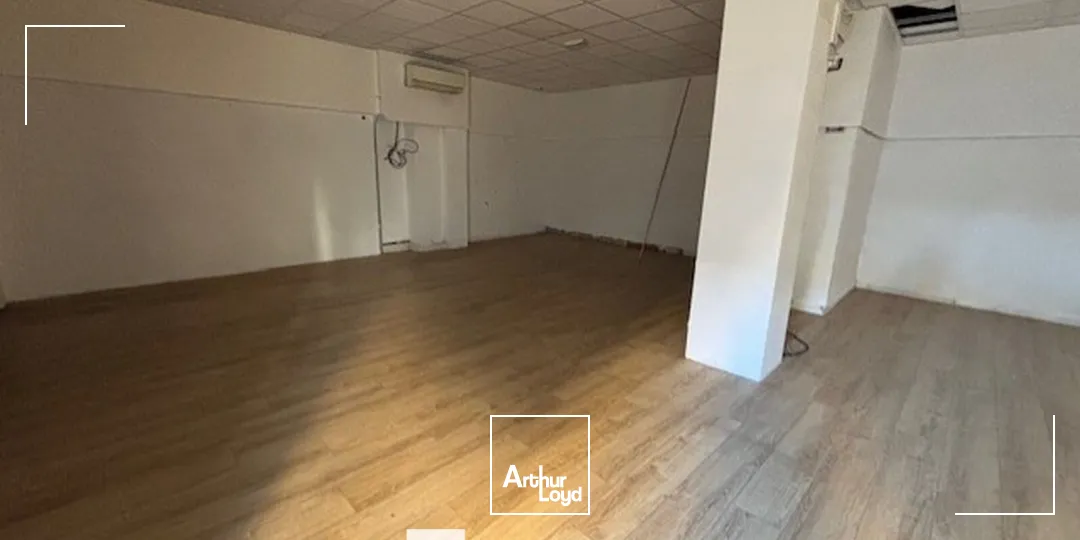 Local commercial à louer à Villeurbanne emplacement dynamique et lumineux