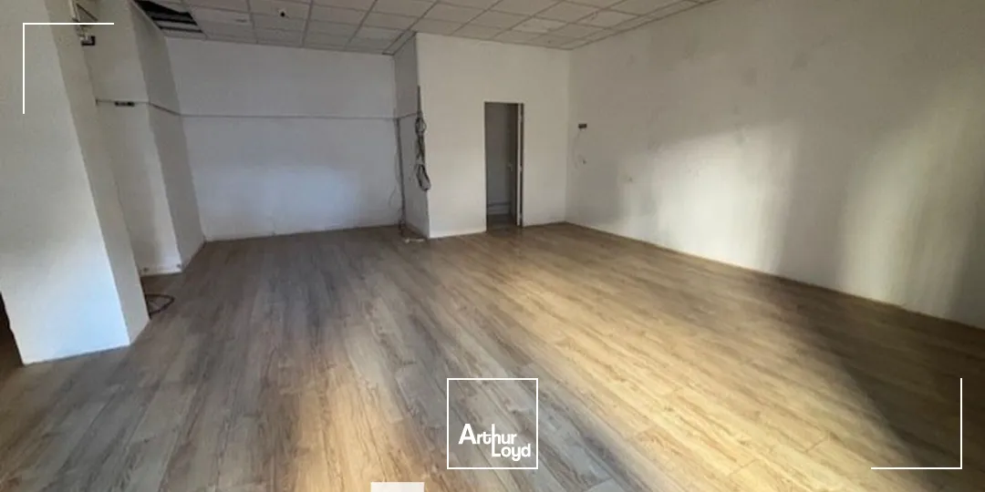 Local commercial à louer à Villeurbanne emplacement dynamique et lumineux