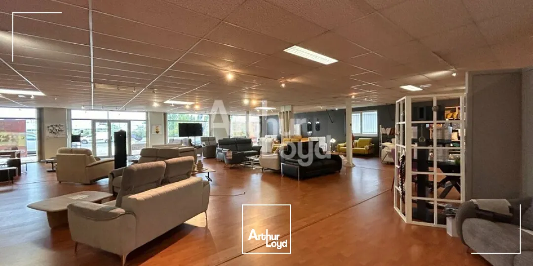 BLOIS - VENTE LOCAL COMMERCIAL DE 1 102,09 M² - AXE PASSANT