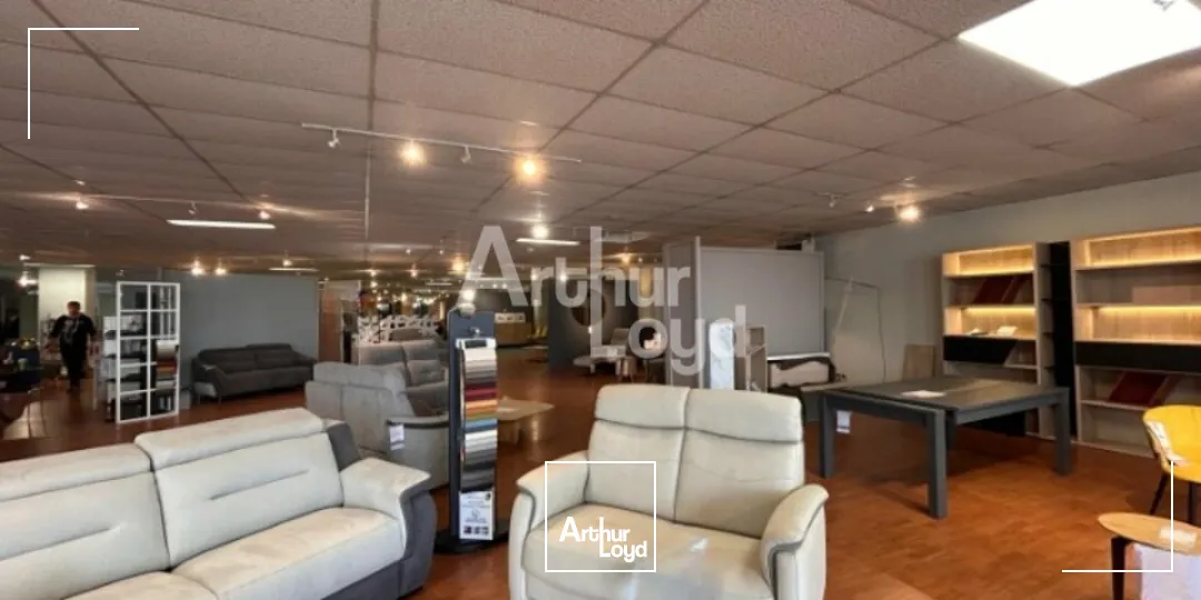 BLOIS - VENTE LOCAL COMMERCIAL DE 1 102,09 M² - AXE PASSANT