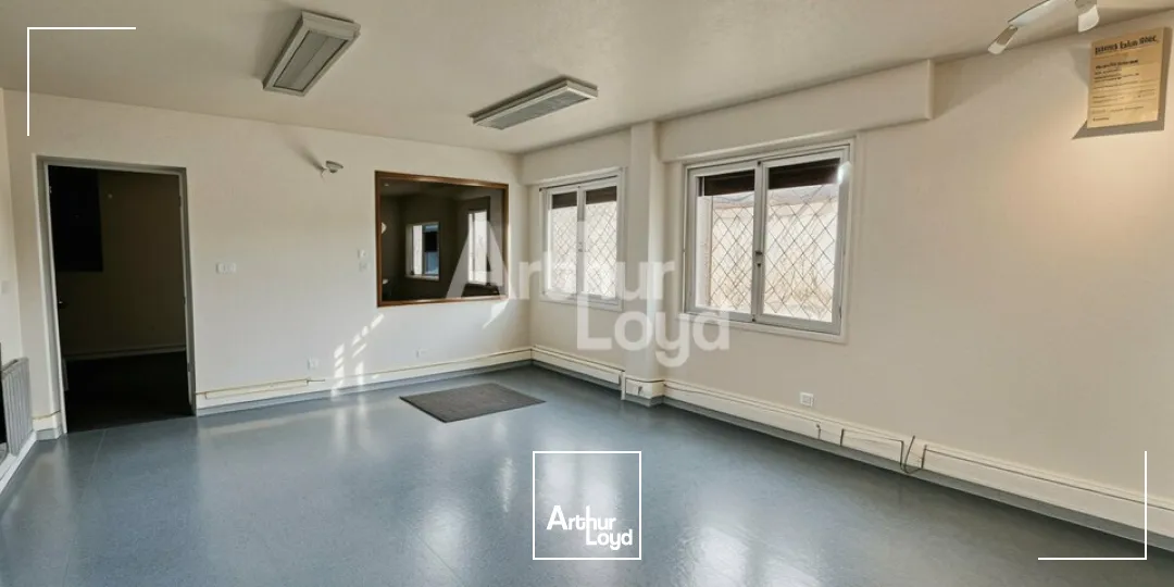 A LOUER - LOCAL D'ACTIVITE DE 885m2 AVEC TERRAIN