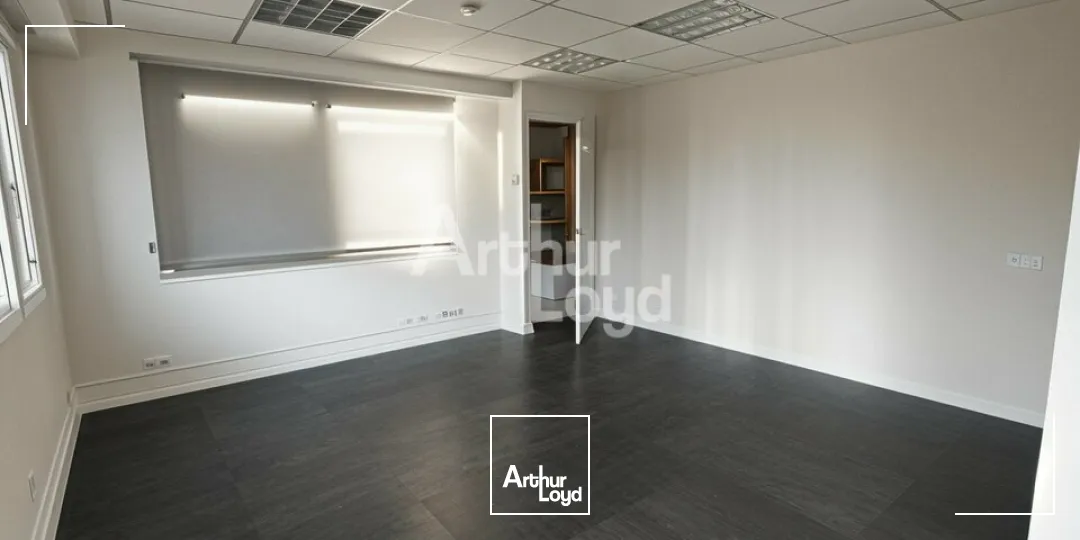 A LOUER - LOCAL D'ACTIVITE DE 885m2 AVEC TERRAIN