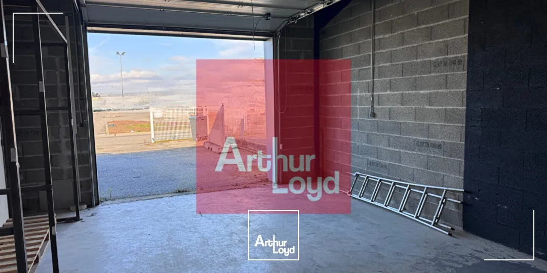 À VENDRE LOCAL D'ACTIVITÉ DE 212 M² SORTIE AUTOROUTE LE PASSAGE