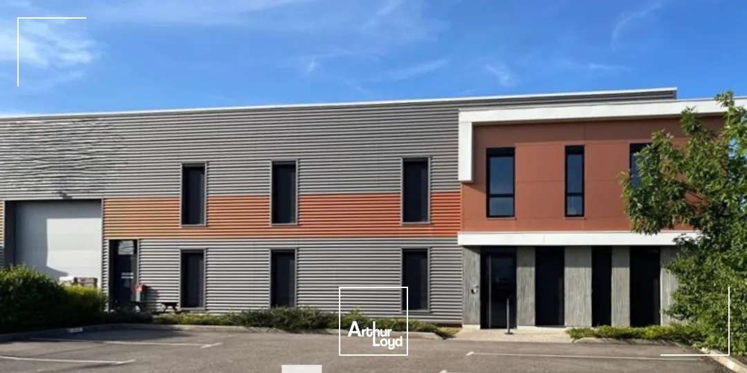 A vendre - Local d'activités - Situé dans un parc récent - Meyzieu