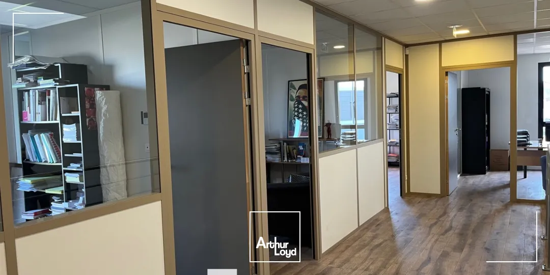 A vendre - Local d'activités - Situé dans un parc récent - Meyzieu