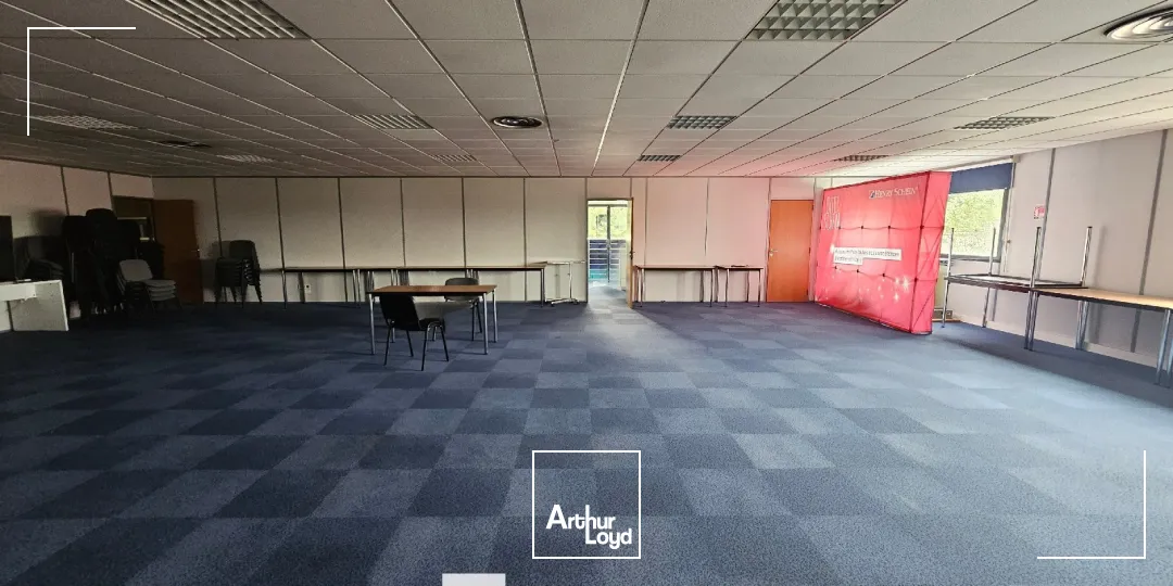 A louer - Bureaux avec entrepôt - Limonest