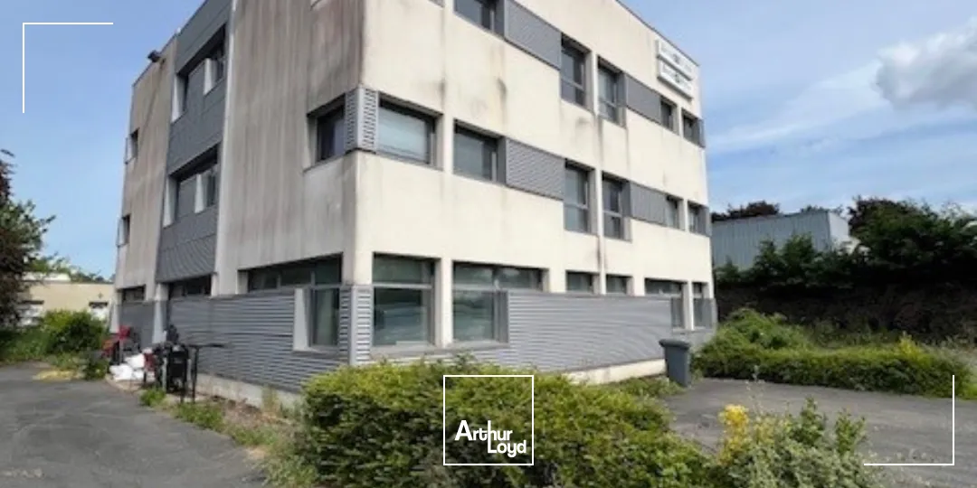 Bureaux à vendre à BUC 78530