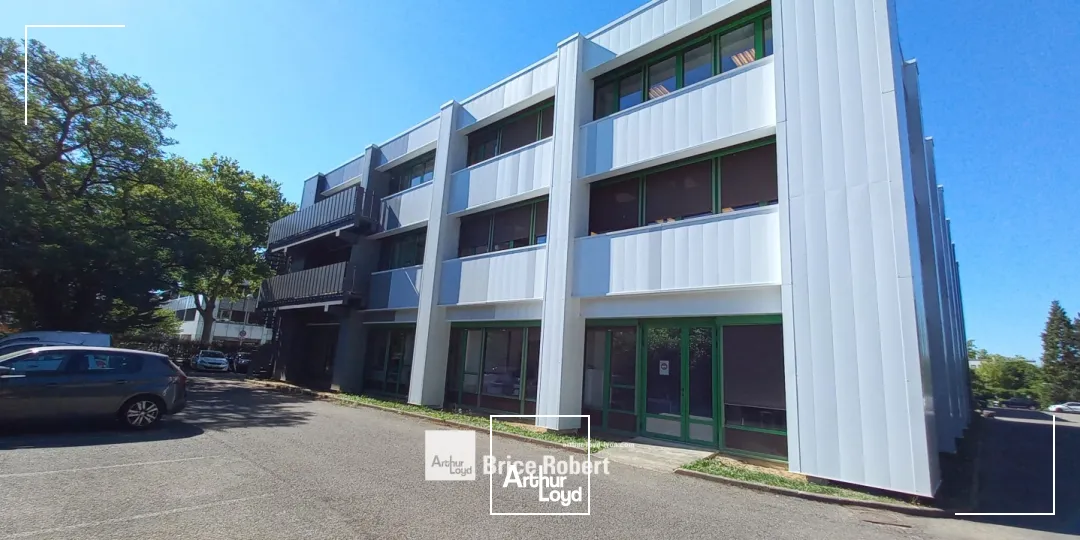 A louer - L'ATRIUM - Bureaux lumineux - Bron 