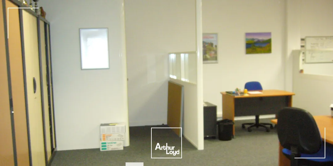 A louer - L'ATRIUM - Bureaux lumineux - Bron 