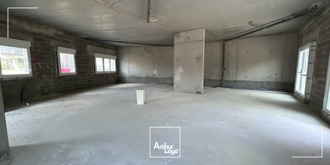 LOCAL COMMERCIAL à LOUER de 120 m²