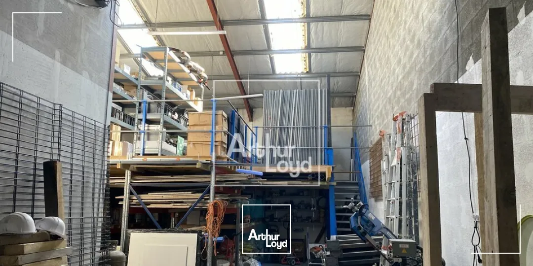 PETIT ENTREPOT LISSES A LOUER