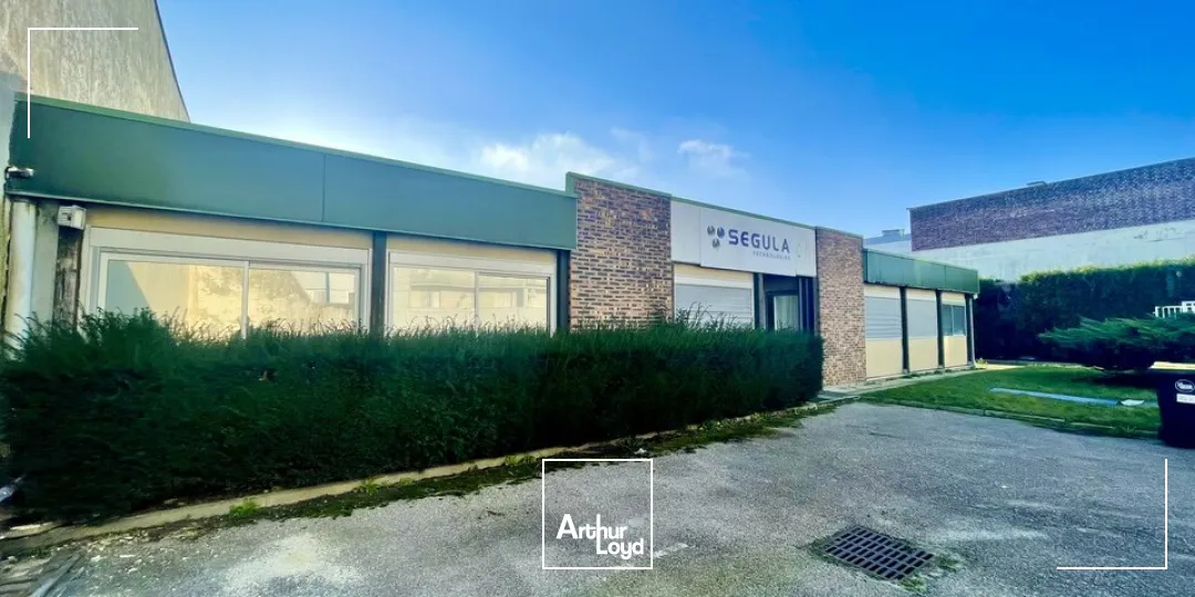 A LOUER - LE HAVRE - QUARTIER SUD - IMMEUBLE DE BUREAUX - 20 STATIONNEMENT PRIVATIFS 