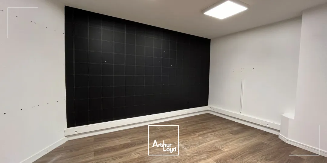 À LOUER - LOCAL COMMERCIAL DE 240M2 - ST-QUENTIN