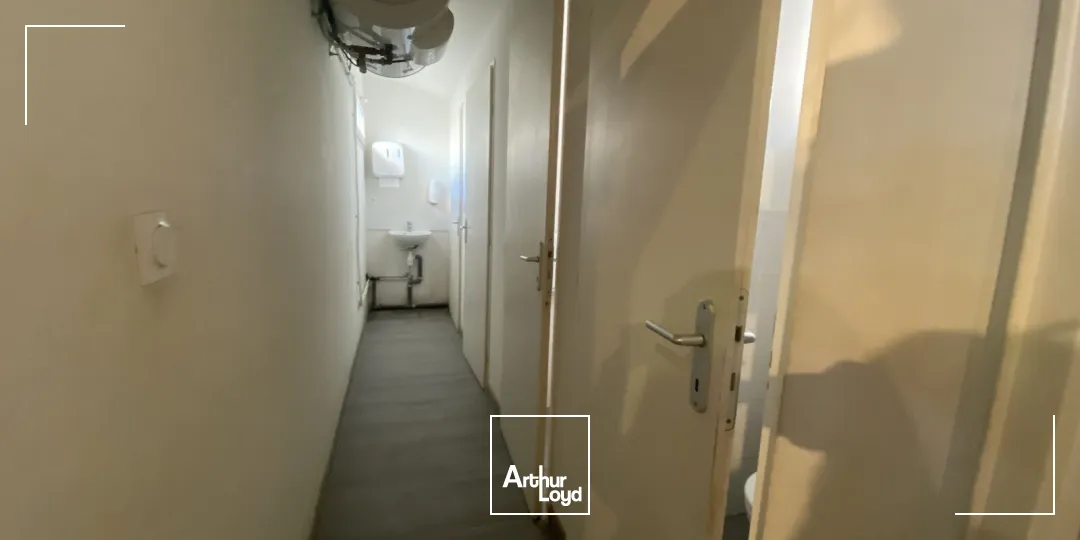 300m² de local d'activités sur 2600m² de terrain (ou 1300m²) à louer GRANS