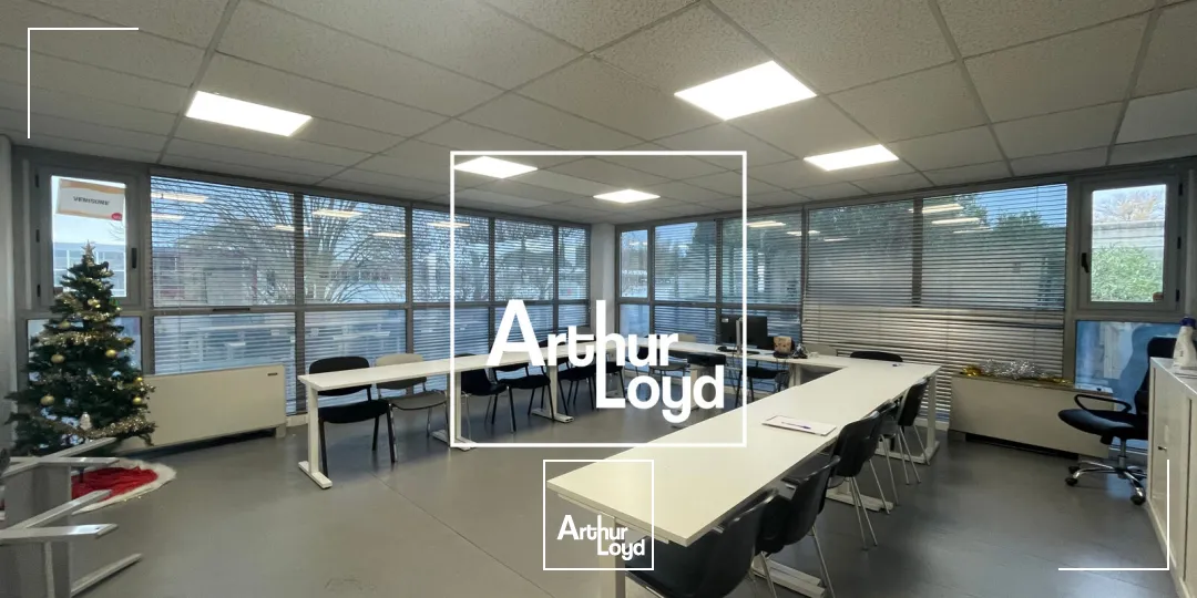 Bureaux à louer - 141 M2 - 1er étage en Ville ActiveParking sur site