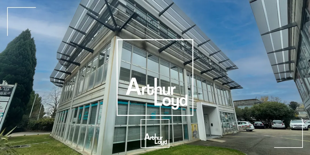 Bureaux à louer - 141 M2 - 1er étage en Ville ActiveParking sur site