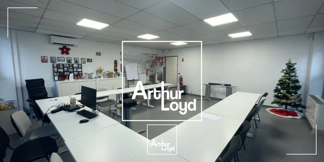 Bureaux à louer - 141 M2 - 1er étage en Ville ActiveParking sur site