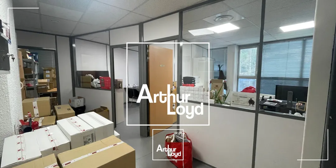 Bureaux à louer - 141 M2 - 1er étage en Ville ActiveParking sur site