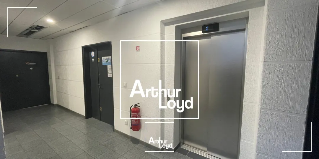 Bureaux à louer - 141 M2 - 1er étage en Ville ActiveParking sur site