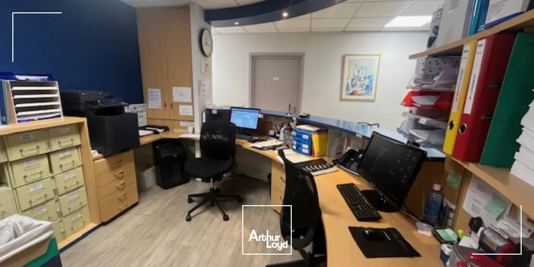 LOCAL PROFESSIONNEL - 195 M² - HYPER CENTRE BREST