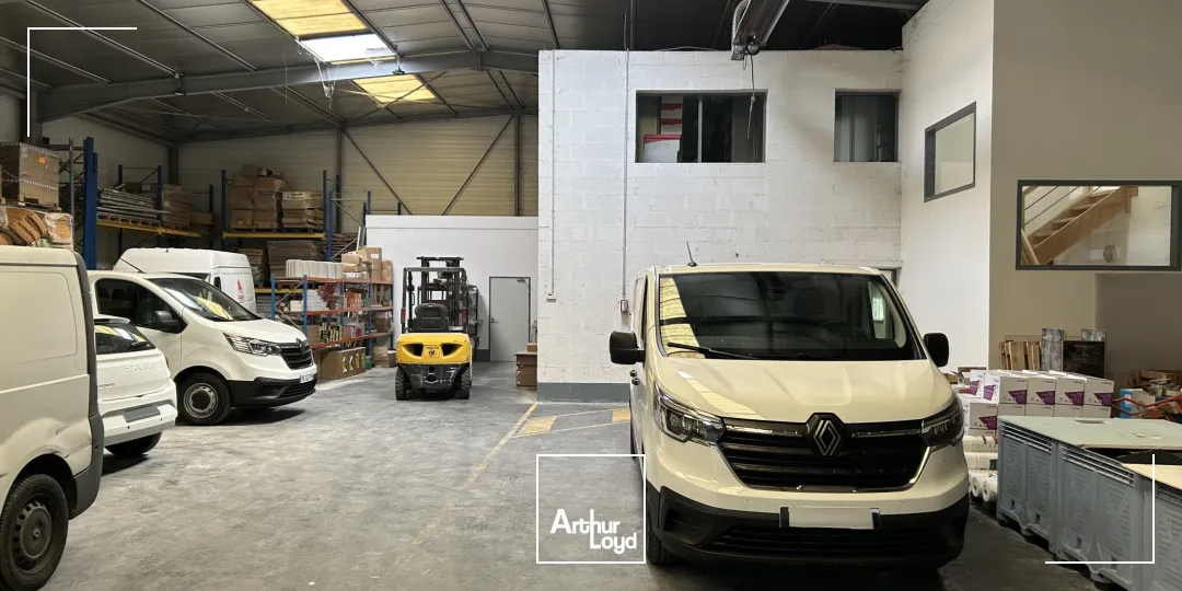 A Sainte-luce-s-loire, bâtiment mixte à louer