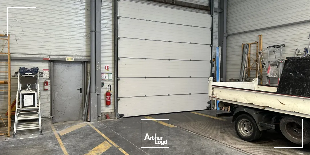 A Sainte-luce-s-loire, bâtiment mixte à louer