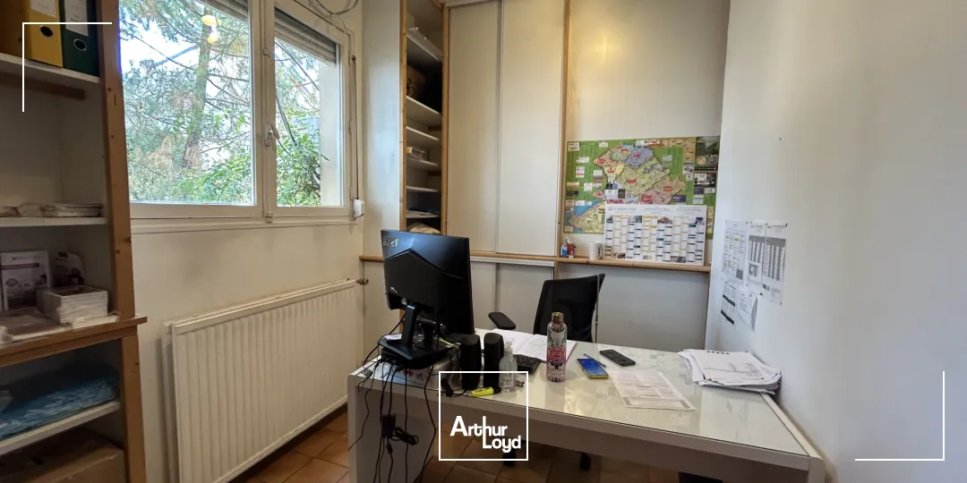 A LOUER - LOCAL COMMERCIAL - BUREAUX - 75 M2 - LA BAULE 