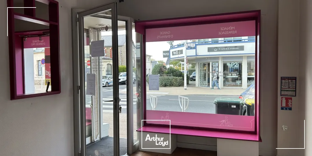 A LOUER - LOCAL COMMERCIAL - BUREAUX - 75 M2 - LA BAULE 
