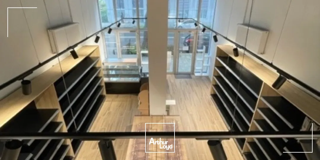 Local ile de Nantes 62 m2 au sol + mezzanine de 13 m2