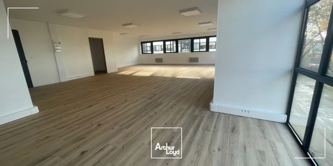 BUREAUX À LOUER-89 M²-FORUM D'ORVAULT