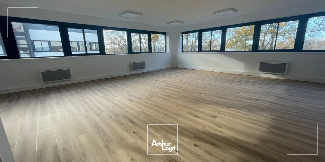 BUREAUX À LOUER-89 M²-FORUM D'ORVAULT